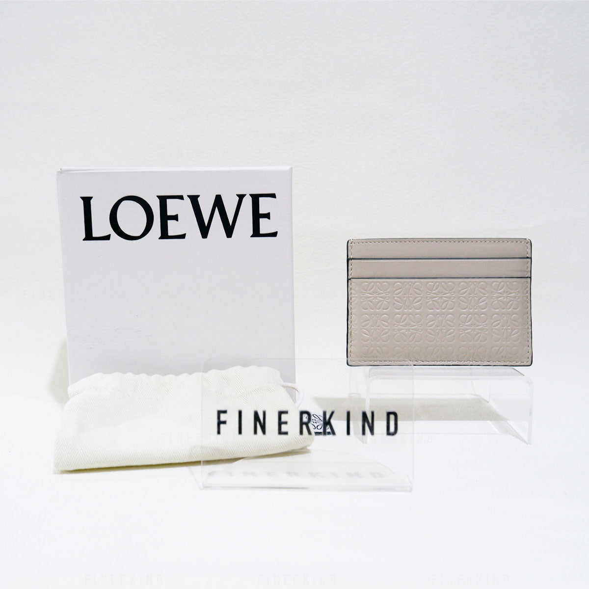 Light Oat Repeat Plain Cardholder in Embossed Silk Calfskin