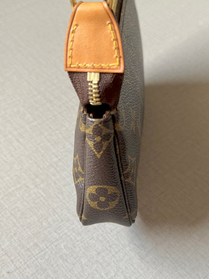 2005 Monogram Pochette Accessoires Handbag
