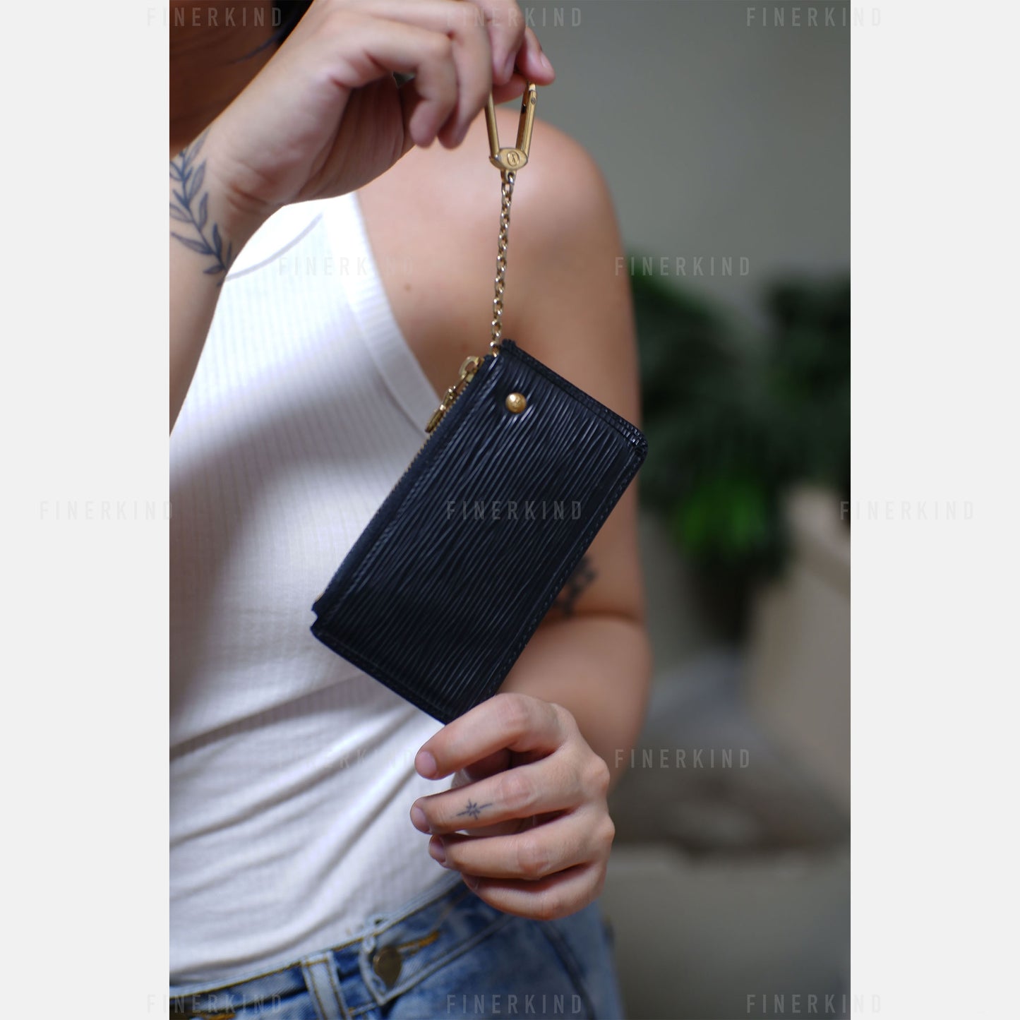 (Below cost) 2002 Epi Leather Black Key Pouch Cles